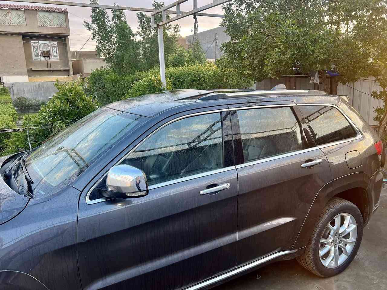 للبيع جيب  .. اعلى فئه …فول مواصفات ميحتاج اذكر المواصفات معروفه .. سومات … م ***********
موديل 2016 وارد امريكي رقم بغداد الجديد السياره حادثه بس قطعه وحده الجاملغ الامامي بدون دواخل بدون ايرباك السياره مكينه كيره تبريد حداديه جاهزه  بالعافيه عل ياخذه
