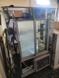 للبيع عارضة مقبلات وكيك بسعر مناسب اقتصادية وعملية نظيفة تبريد قوي للت...