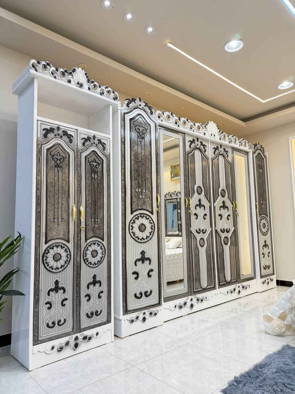السعر // مليون فقط 😍

🔅تفاصيل الغرفة المرمري  ....

 خارج ٤ملم ام دي اف 🔺
وداخل معاكس ٣ملم 
صبغ حراري  درجة اولى 

عدد القطع  ٧ قطع 😍
🔺1 //جرباية  قياس  ١٦٠ × ٢٠٠ 
🔺//ميز جانبي ايسر قياس ٥٠
🔺2// وميز  جانبي  قياس ٥٠
🔺3// زاوية ارتفاع مترين عرض ٨٠
🔺4// وميز بلازمه  
🔺5//وميز مراية ارتفاع مترين عرض ١٢٠
🔺6// وكنتور ٦ باب  ارتفاع مترين و١٥ طول ٣ متر و١٥

القطعه الثامنة حسب الطلب شازلون
سعرها ٥٠ الف ❤️

(توصيل مجاني مركز بغداد )
التوصيل يشمل الشد مجاني 🔥
(اطراف ٥٠)
باقي المحافضات حسب البعد
شازلون سعرها ٥٠ الف
شازلون مخزن ٧٥ الف


**إذا كنت صاحب هذا الإعلان وتريد حذفه لأي سبب، رجاءا أرسل رسالة إلى الدعم الفني**