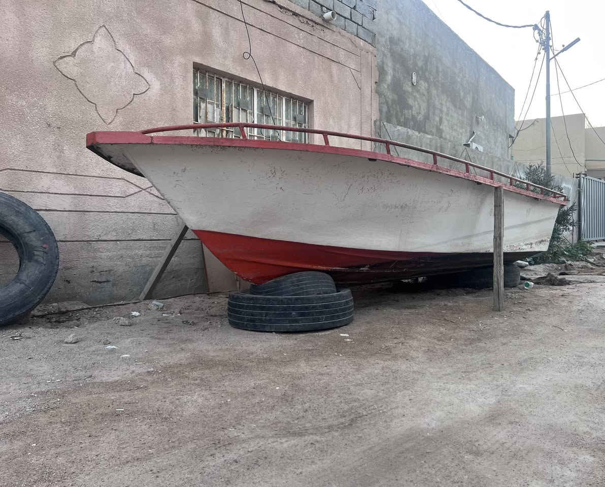 زورق يوسفي كويتي 5ونص زورق جاهز باورستيرن سستم صوت غطاس ماي فول بانزين 100التر مكاني بصره ***********
