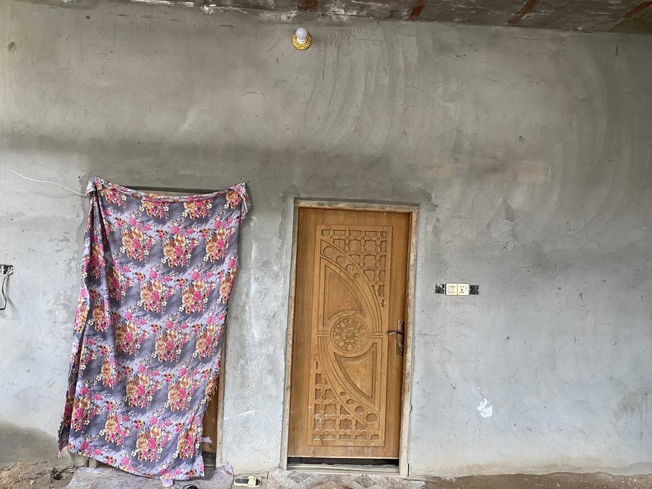 بيتين للبيع العنوان حي الجوادين المساحه الكليه 490 متر طابو صرف واحد محجوز وجاي نسدد
والثاني حر 
المحجوز تسديد تلقائي يعني ماعليك بلتسديد 

للاستفسار 
***********
