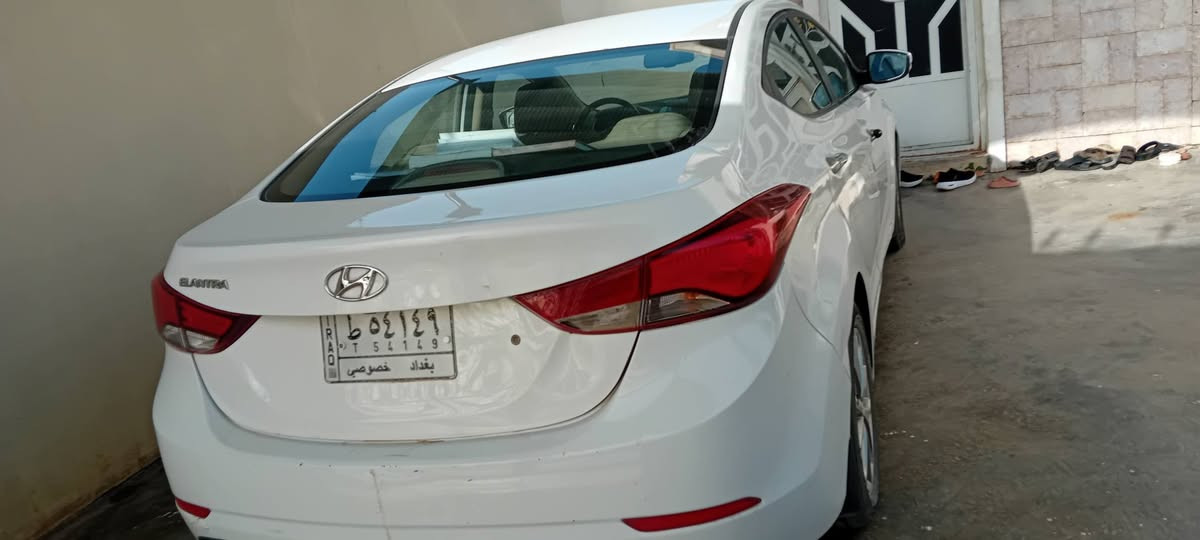 السلام عليكم
النترا  موديل 2015 خليجي 
رقم بغداد محرك 1800دوش
بدون صبغ ملاحظات بسيطه جداً 
السعر 132 ورقه 
اتصال فقط 
***********
