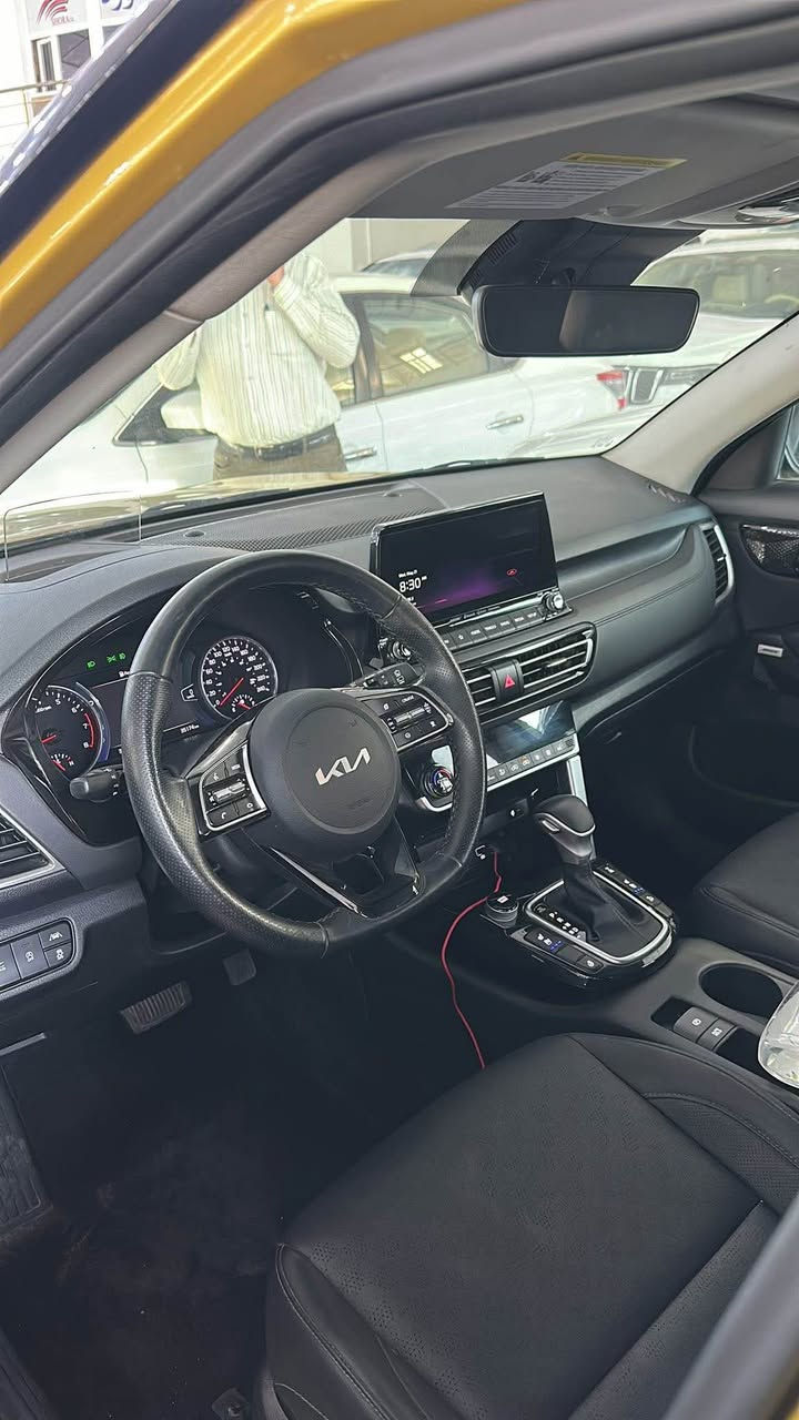 سيلتوس  2022 مواصفات ال  بلس SX
لون مميز اصفر ليموني
ماشية 70 km
محركك 1.6T
رقم اربيل تحويل ثاني يوم 
مواصفات السيارة 
شاشة جبيرة 
عداد الكتروني جبير 
داتا شو اماميه
كير DCT الي يجي دبل كلج
السيارة AWD و تكدر تسويها دفع امامي 
كشنات اماميه تبريد وتدفئه  
كشنات خلفيه تدفئه ايضاً 
ستيرن هيتر 
نظام نزول منحدرات 
هاند بريك بصمه 
اوتو هولد
نظام تحذير خروج من المسار
قيادة الية +مثبت سرعة
رادار عدم تصادم امامي 
رادار عدم تصادم خلفي 
رادار جانبي ايضاً
جام اوتو مع تعتيم ذاتي
نظام القيادة 
.اعتيادي
.سمارت
.سبورت
انارة داخلية من الوكالة مع السماعات
فتحة سقف 
سماعات BOSE
تبريد قطعتين 
مساحة صندوق كبيرة 
شاحن لاسلكي 
اناره داخليه لد لمس
وبعد اكو مواصفات ممذكوره
.
 حادثها خشم البنيد بارد فقط 
بدون قطره صبغ ايرباك كله سليم
فقط دعامية صبغ

. بغداد, العراق


**إذا كنت صاحب هذا الإعلان وتريد حذفه لأي سبب، رجاءا أرسل رسالة إلى الدعم الفني**