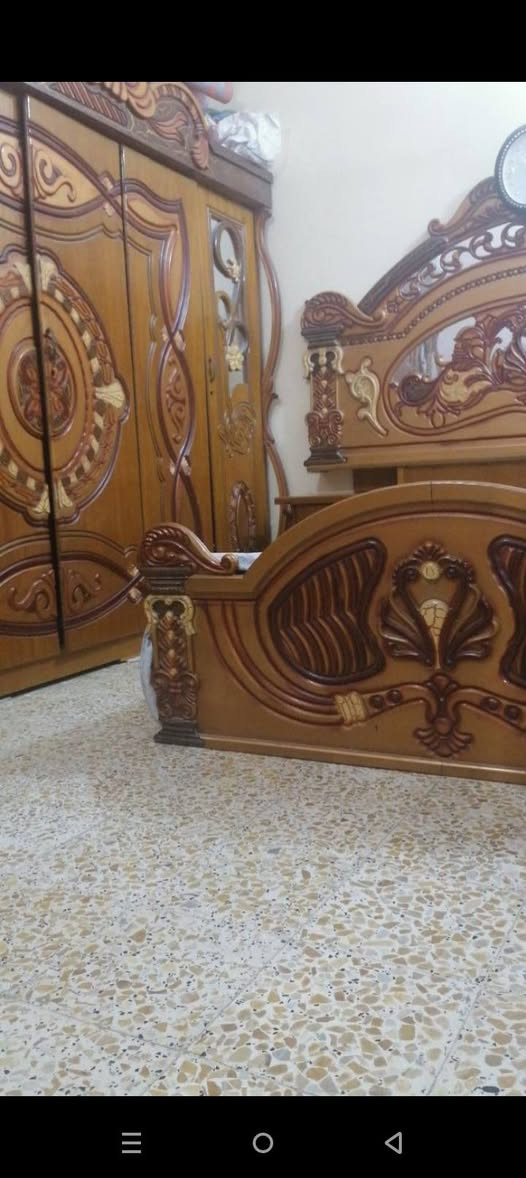 بيت زراعي لبيع مساحه 100 متر غرفه و مطبخ و ديوانيه و حمام داخلي و خارجي عنوان ناصريه الزناويه مقابيل مركز السعر 56 و بيه مجال ***********
