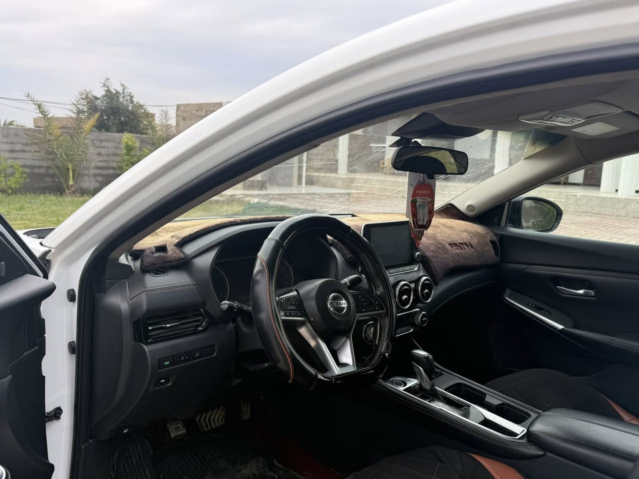 إسلام عليكم سنتره مديل 20موصفات SR السياره فول ماعده فتحه نضيفه السياره بيه چاملق وبنيد وشويه عابر عل باب السايق 
وكير ومحرك شرط السياره نضيفه السعر 128وبيه مجال بسيط
الاستفساره من هاذ الرقم 

‭0782 916 3259‬
