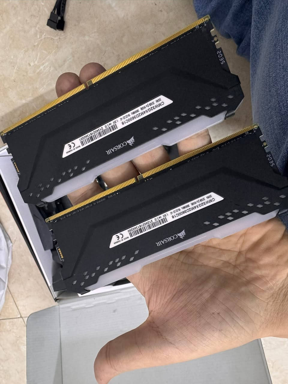 قطع مستخدم للبيع 

Corsair Vengeance RGB Pro Ram ddr4 32GB(16*2) 3600MHz.   
ب ٢٦٠ الف

Motherbord Gigabyte X570 AORUS ELITE (AM4)
ب١٥٠ الف 
Coller master ml 360L ARGB 
ب١٠٠ الف 
كل القطع نظيفه وموجوده بوكسات كل قطعه 
مكاني بغداد


**إذا كنت صاحب هذا الإعلان وتريد حذفه لأي سبب، رجاءا أرسل رسالة إلى الدعم الفني**