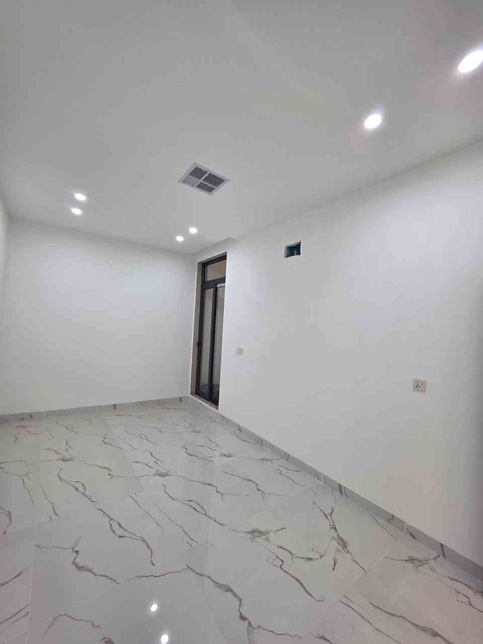 للبيع دارين توم طابو صرف مساحة كل دار 120م
بناء فول مودرن
يتكون من كراج واستقبل ومطبخ حار وبارد وهول مفتوح وغرفة نوم وصحيات
طابق الثاني غرفتين نوم وهول وصحيات
حي البعث قرب مدرسة حمزة بن عبدالمطلب
سعر الدار 215 مع مجال
***********
