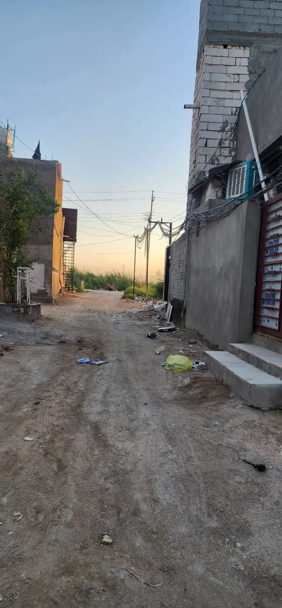 #قطعه للبيع مساحة  100متره 
✅  طابو زراعي سند ٢٥. قرار محكمه  منطقه سكنيه 
✅الموقع كربلاء خلف جامعه فريحه مقابيل  مدينة ✅الزائرين طريق كربلاء طويريج
عرض شارع  5متر  عن شارع مال  جامعه   تقريب 50متر 
💥 يبعد عن الإمام ٥كيلو
✅ توفر  الخدمات ماء  كهرباء ✅
الاتصال او وتساب***********
☎️***********
 السعر بلا  25 وبيه مجال  بسيط
