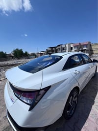 سيارة جديدة • مكيف بارد • مشي 15 الف