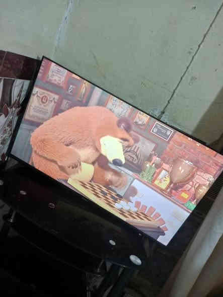 سلام عليكم شاشه حجم 43 نوعيه فريش اصلي فول نت مابيه اي خلل سعر250 مجاله قليل جدا حك جيه مكاني كربلاء الحر***********
