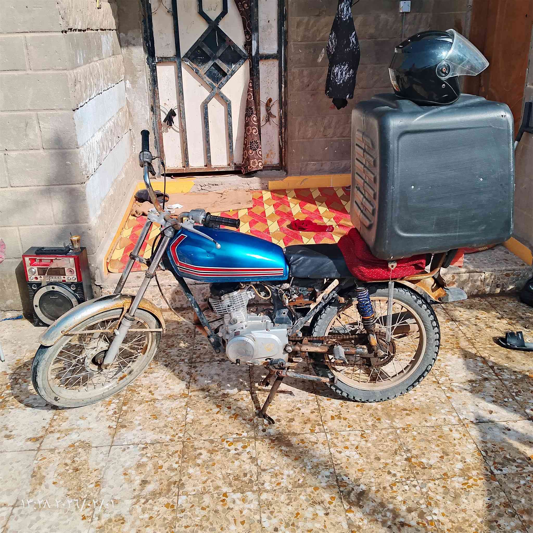 دراجه للبيع مكاني بصره كرمه علي مكينه تايكر حلوه دك هندر وطلع شاصي نامه ما بي اي شي نضيف ويه صندوك مال دلفري ولخوذه سعر 300ولشراي يجي خاص رقمي ***********
