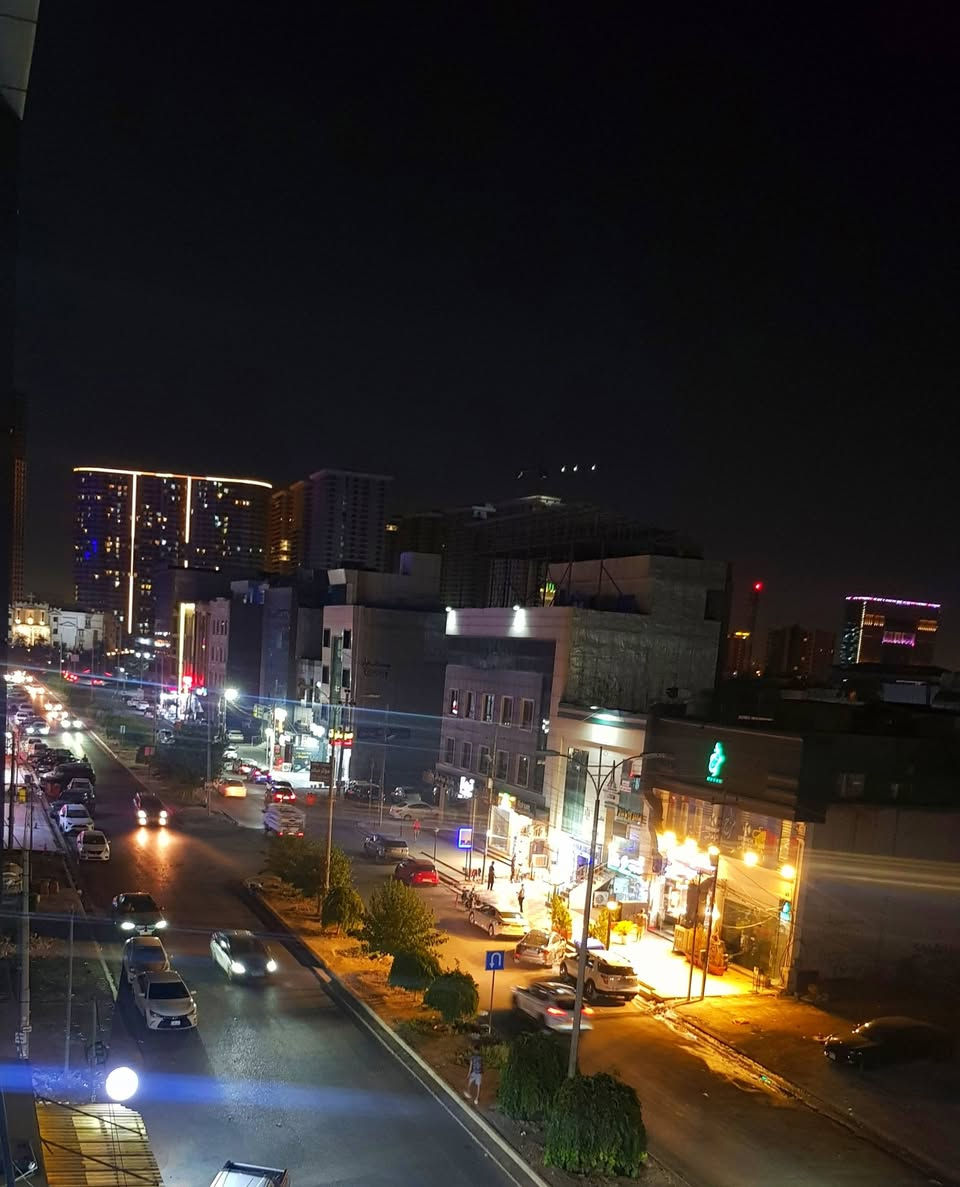 🏠شقق غرفتين وصالة فارغ للإيجار🏠
للإستفسار واتساب ***********
مساحة100متر/مطبخ معزول/واجهة خارجية/ 
أربيل/شارع 100/المربع الذهبي/
 /بارك32/سايدن جودت الأسعدي/
