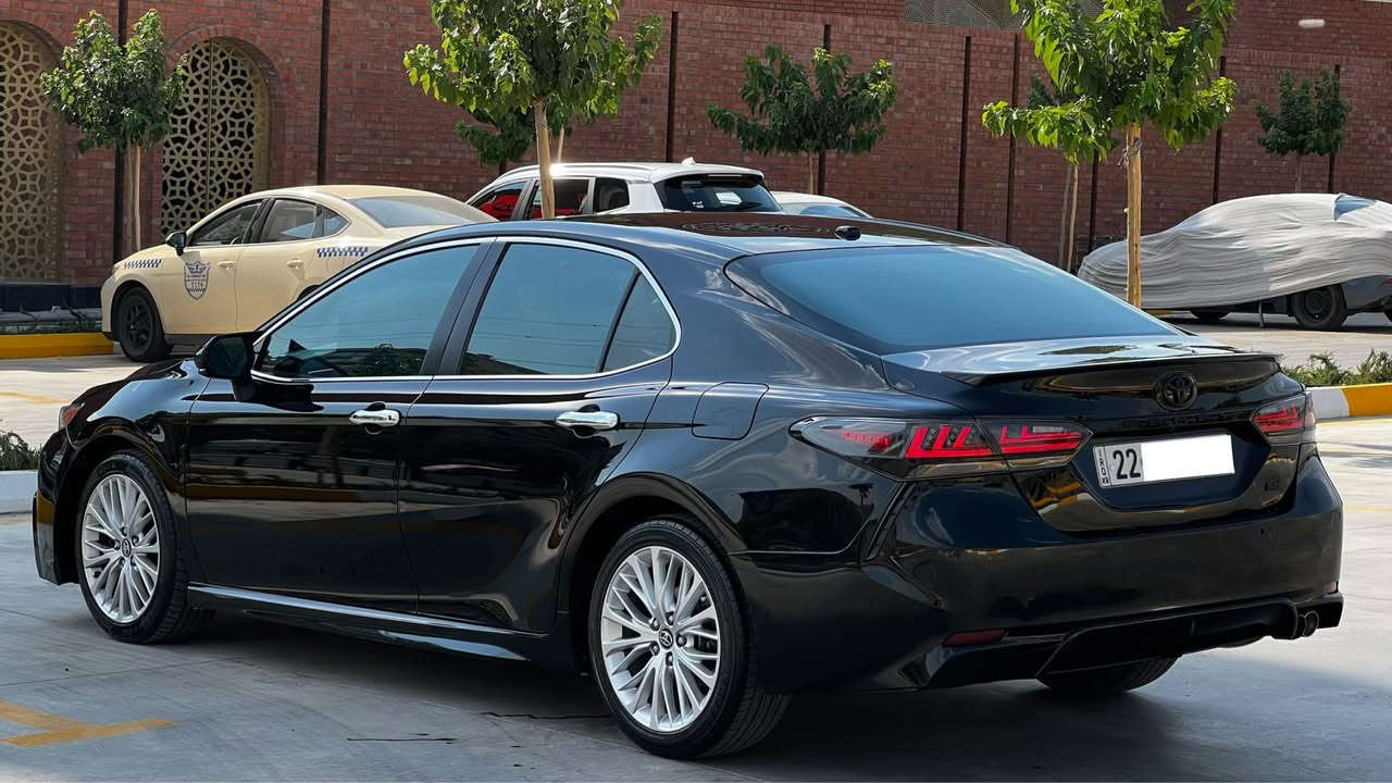 Toyota Camry SE 2018 
نمونە لە جوانی ڕەشی قەتران 
مواسەفات ئەمەریکی ٤ بستۆن 
بەگلایت لێگزز - ویلی کامری ڕوسی 
مواسەفاتی SE ( ناوڕەش کوشن جلد و کارەبا - ڕادار و خەتی جادە - گێڕ سوکان -Carplay) 
١ پارچەی بۆیاخە (بۆنیت ) 
٢ پەڵە ساردی هەیە 
١ پەڵە pdr 
١١٢ هەزار ڕۆیشتووە 
گێڕ و مەکینەی نەکراوەتەوە بەشەرت بێ عەیبە بێ مەسرەفە 
سەنەوی تا ٢٠٢٩ تازەیە 
سلێمانی ناوشار 
نرخ: ١٦٠$ و معامەلەیەکی کەم 
*********** السليمانية, العراق
