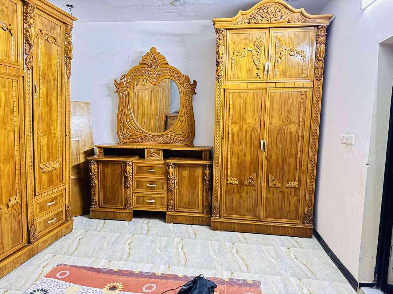 غرفت نوم صاج حطاطة  استعمال قليل نضافة خمسة وتسعين بل مية مكان بغداد الزعفرانية السعر مليون وستمية وبيهة مجال قليل رقم ***********
