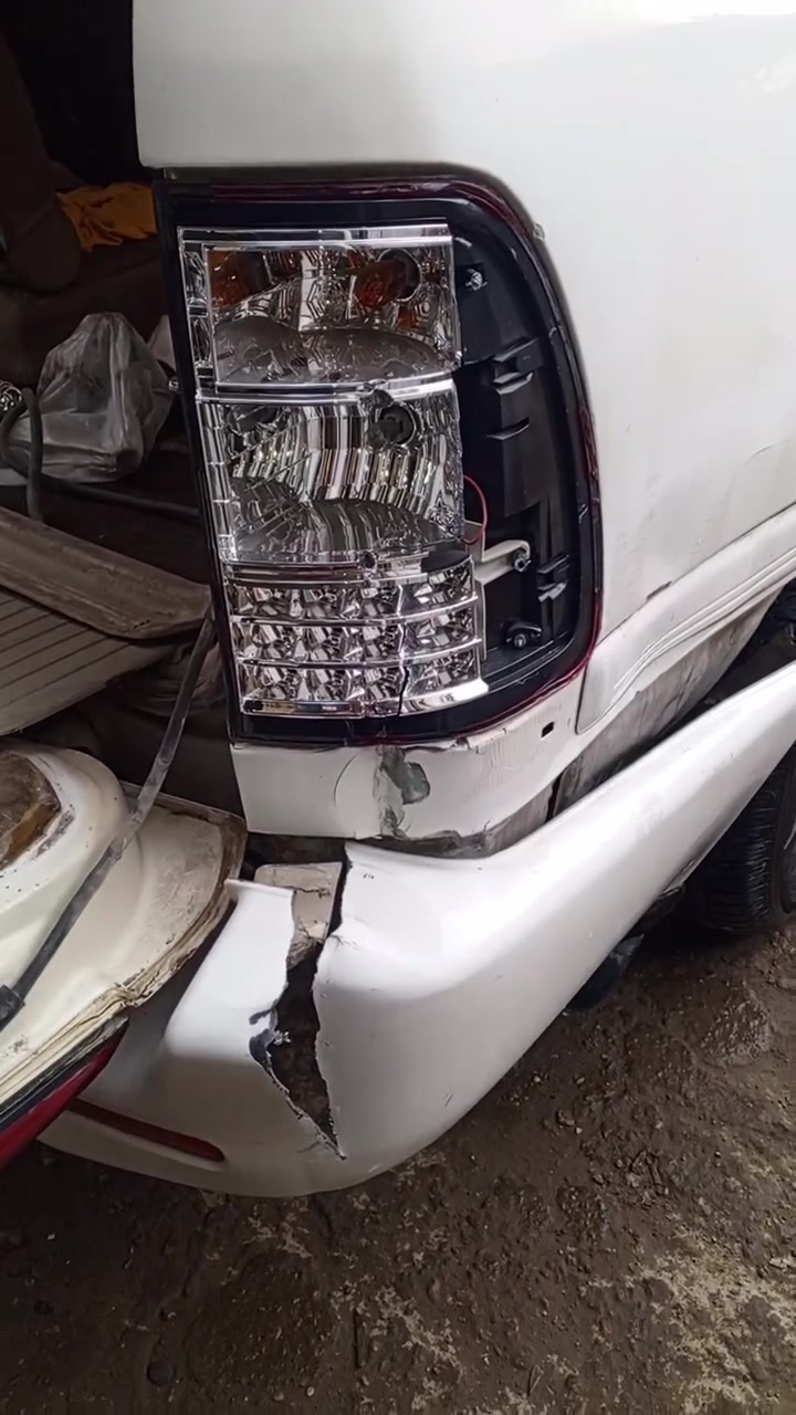 حساني الشمري لسمكرة السيارات الحديثة رقمي ***********📞
جزء من عملنا 

قبل و بعد شغل درجه اولى 

اختصاصنا تعديل على البارد 

باداره حساني السمكري 

رقمي *********** 📞📞

متواجدين ماسنجر واتساب فايبر 

العنوان العلاوي كراج ابو غريب فرع الجام مقابل مستشفى الكرامه بغداد شارع 6 🔨🔨⚒️⚒️🛠️🛠️🤔🤫😉🫡
