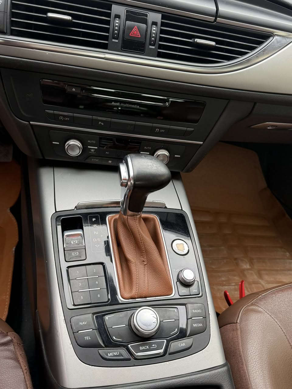 ‎خليجي Audi - A6 - 2014
ضمان دولي 
للبيع اودي2104 - A6 فووول مواصفات عدا الفتحة
خليجي بدون دواخل اربكات شركة

محرك  2000 تيربو ال مرغوب 
محرك كير تخم امامي خلفي جديد. السيارا كلها بشرط 
 
رقم اربيل دولي. هزه وسنويه جديد. بسمي شرط التحويل 

مواصفات / كير اوتوماتيك + عادي + شفتات سترين .. كشنات جلد .. كشنات كهربائي .. كشنات خزن .. فول تحكمات سترين .. بصمة تشغيل .. بصمة ابواب .. هندبريك بصمة .. اوتو هولد .. تبريد تلث قطعتين ..  حساسات امامي .. حساسات خلفي .. شاشة كلاب .. وبعد هواي شغلات بيها  مكاني محافظة كركوك
رقم تلفون ***********
