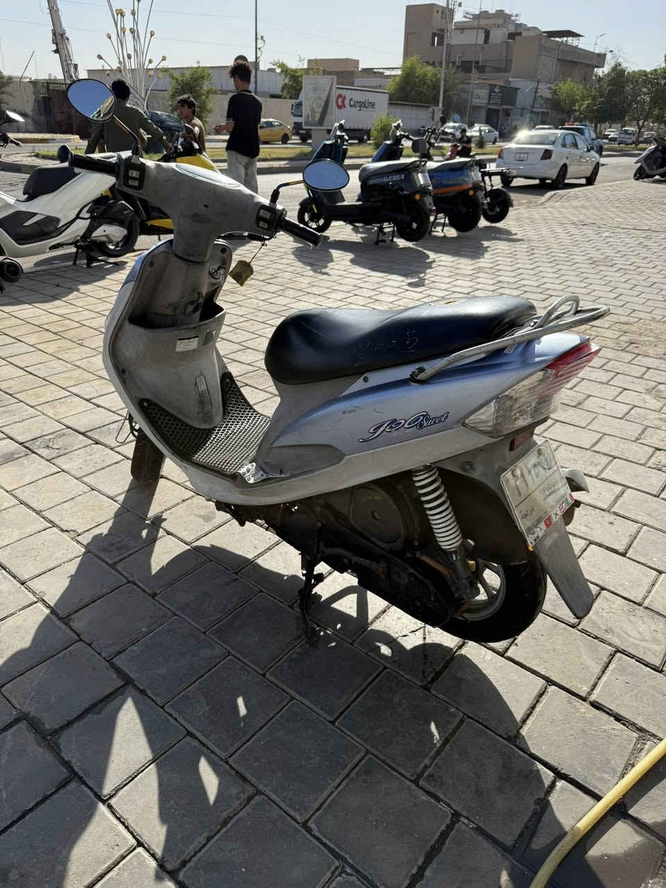 معرض الواثق لتجارة الدراجات النارية 

متوفر ياماها ماكس منغولي 
رقم بغداد مشروع وطني تحويل مباشر 
الدراجة مكفولة كفالة عامة
وجاهزة وكاملة على اخر حباية 
عليها اضافة تخم ويل كب الاصلي للي يعرف قيمته 
العنوان بغداد شارع فلسطين 
***********
***********

السعر 19 ورقة
