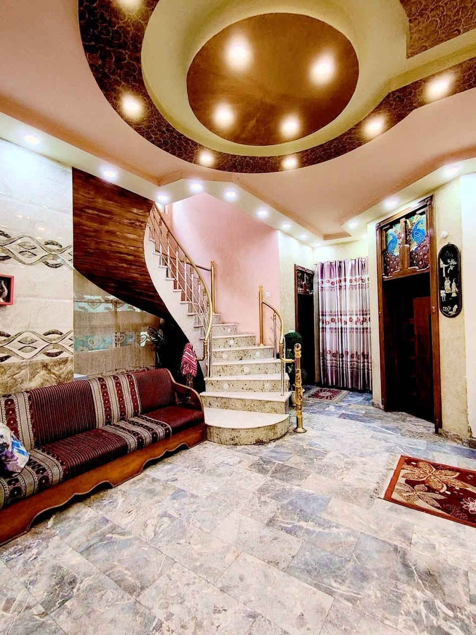 دار طابو صرف للبيع
الموقع حله نادر الثانية 
المساحة 312.5م الواجة 12.5×25
بناء حديث مرمر 
طابقين الارضي غرفة نوم استقبال صاله مطبخ حار بارد مجمع صحيات كراج وحديقة
الطابق الثاني 3 غرف نوم وكليدور مع مجمع صحيات
للاستفسار 
اتصل بالارقام التاليه 
***********
***********
موقع المكتب حله نادر الاولى الشارع الرئيسي مقابيل دائره اتصالات بابل 
مكتب علي السلطاني للعقار
/7
