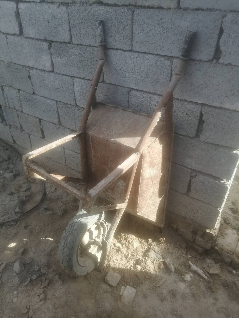 غراض البيع مستخدمه تانكي اب500 برميل اب ٢٥٠+ مخسله+ ادريل ثقب حديد وشد براغي+مروحه سقف +مروحه جديد ارضيه شحن +عربانه عمل +بوفية الاستفسار ***********
