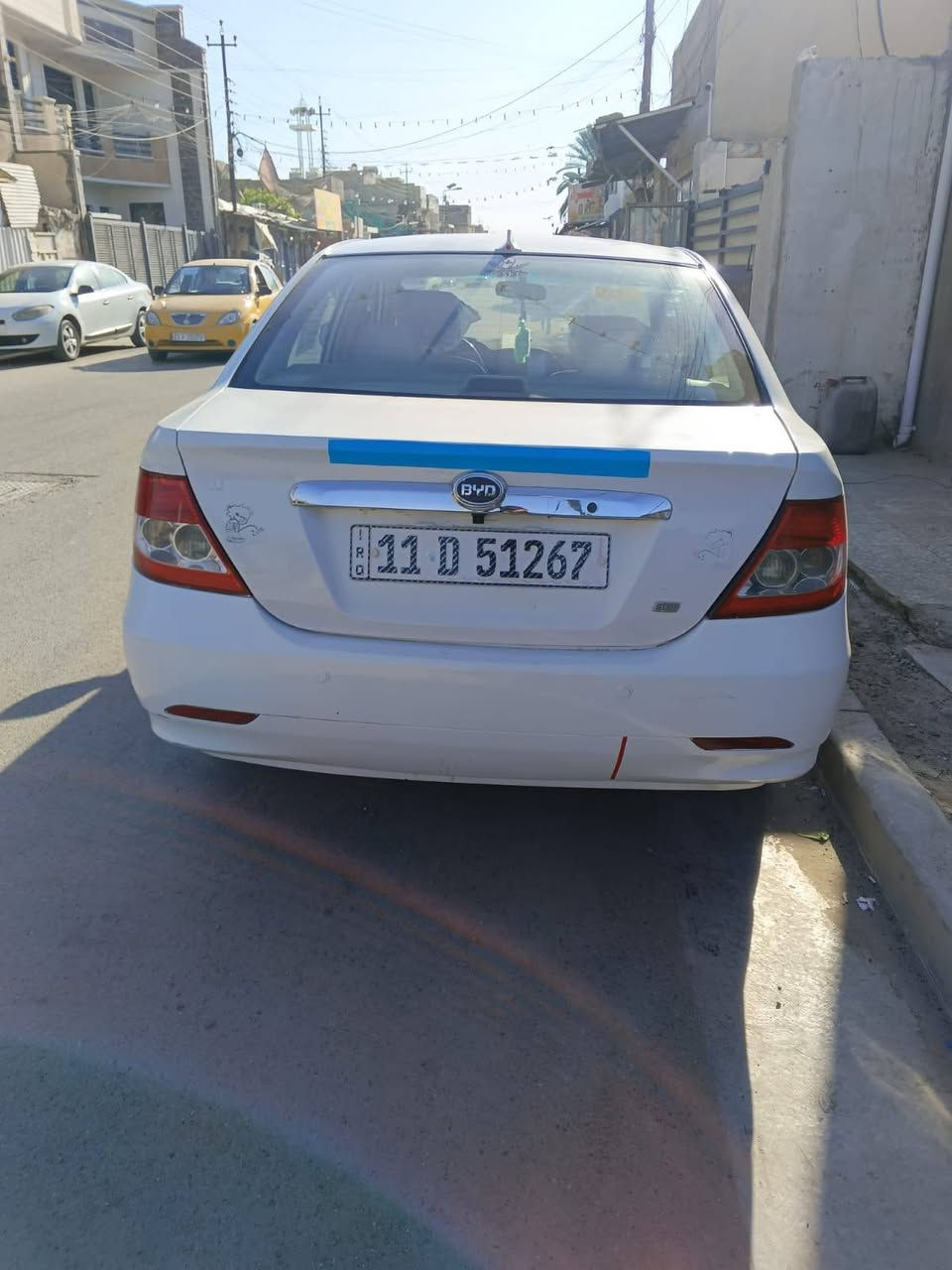 سلام عليكم سياره مديل 11 BYD f3
رقم  بغداد 
مكينه  ياباني بلادي
سياره خير من الله 
تخم تاير 
حداديه  جديده تعمير هلالات
كهربائيات كلها شغاله 
تدفئه شغاله تبريد شغاله
***********
السعر 62 وبيها مجال
