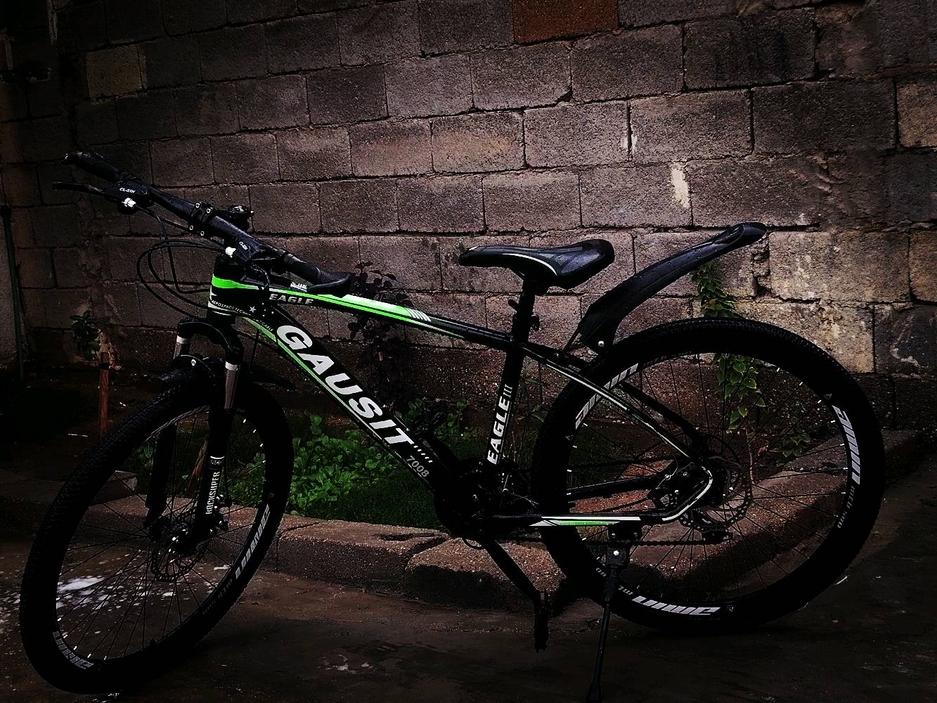 بيسكل رياضي استعمال قليل كلشي ما بي المكان البصره الحيانيه 