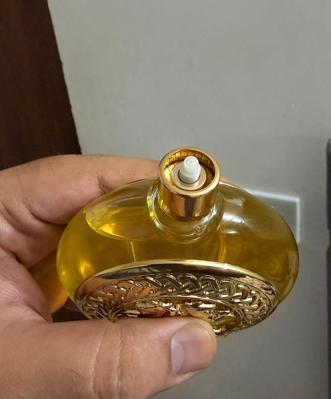 ❗️❗️❗️ للبيــع   الفخامه الانكليزيه ..  

مرحبا اخوان عطر بوديسيا فالينت وصلني هديه قبل شهرين تقريبا من خالي ( مقيم في لندن صار اكثر من ٢٥ سنه ) من اجه آخر زياره اله للعراق جابلياه لان يعرف احب العطور اني أصلا عندي مكتبه عطريه و عندي اخو هانومان من بوديسيا 
فحاب ابيعه / علما العطر مستخدم منه ٣ رشات فقط ( جديد )  و مضموم بالكنتور  مصدر شرائه من لندن اكيد وكالتهم 
اليوم چيكت اسعار العراق من مليون و ١٠٠ لل مليون و ٢٥٠ 

رايده ب ٨٥٠ بيع فقط بدون مراوس متوفر توصيل لكل العراق للتواصل واتساب للجادين فقط 
***********
