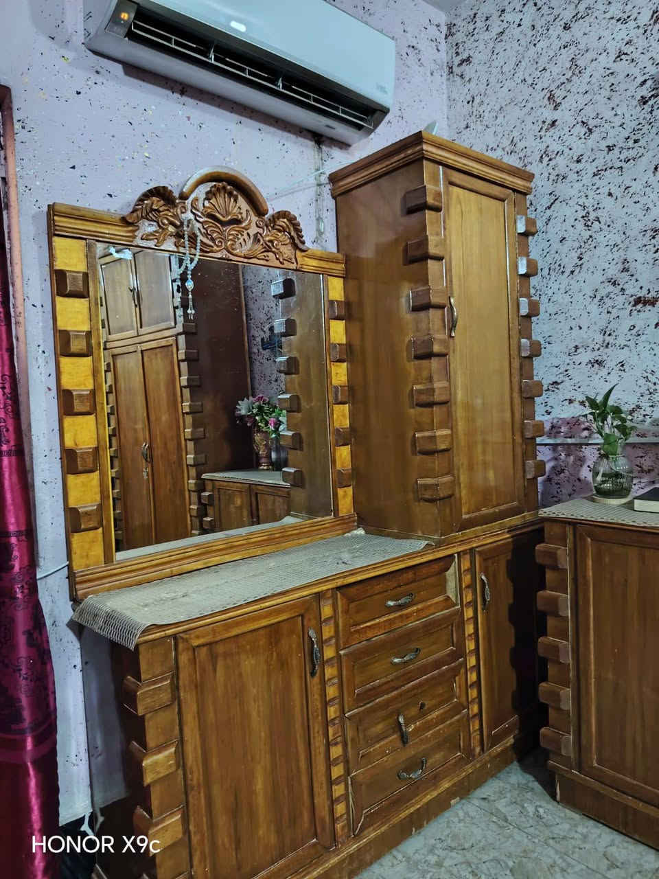 السلام عليكم  

غرفه  نوم  صاج  

مستعمله للبيع  

سعرها    مليون ونص  وبيها  مجال 

مكلف  بل نشر 

اتصل ع رقم ***********
