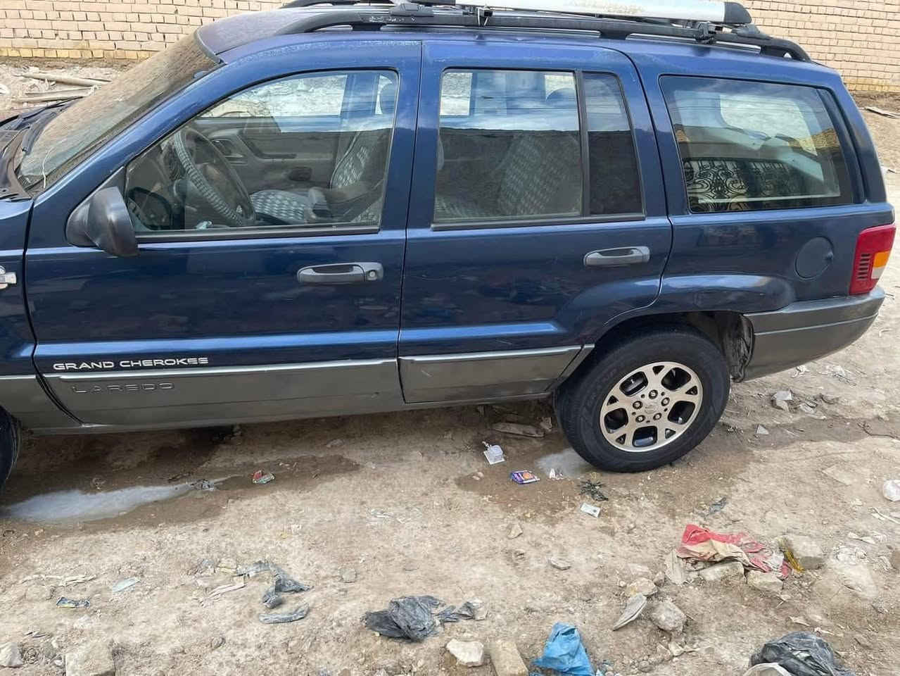 جيب كراند شيروكي مديل 2000 مشروح وطني سياره بسمي سنويه بسمي كير محرك تبريد كهربائيات حماوه  كله واحد على واحد  مشيها حلو وسحبها مرتب  بيها  نواقص    خفيفه وبسيطه  تجي وافهمك او خابرلي  عنواني بل بصره القبله سعره 75ورقه. ومجالها بسيط  ***********
على فكره  بل واقع احله
