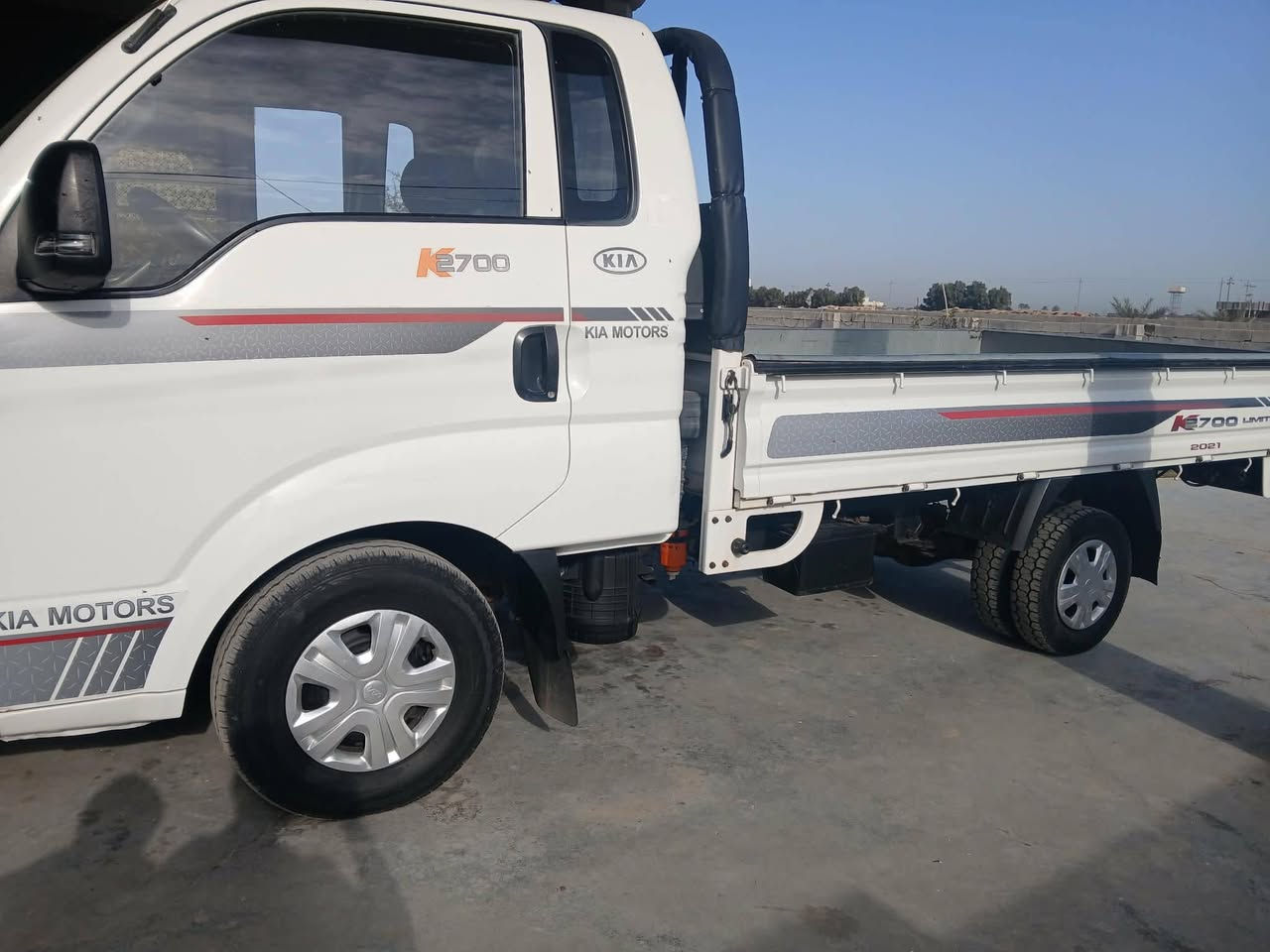 سلام عليكم كيه موديل 21 موضفات 22 سياره 
مكفوله كفاله عامه من محرك شاصي من كشر
سياره كارتون يعني شرط سانور قبل لا تصعد 
مكان سياره واسط الصويره رقم الاستفسار السعر 135 ؟***********
