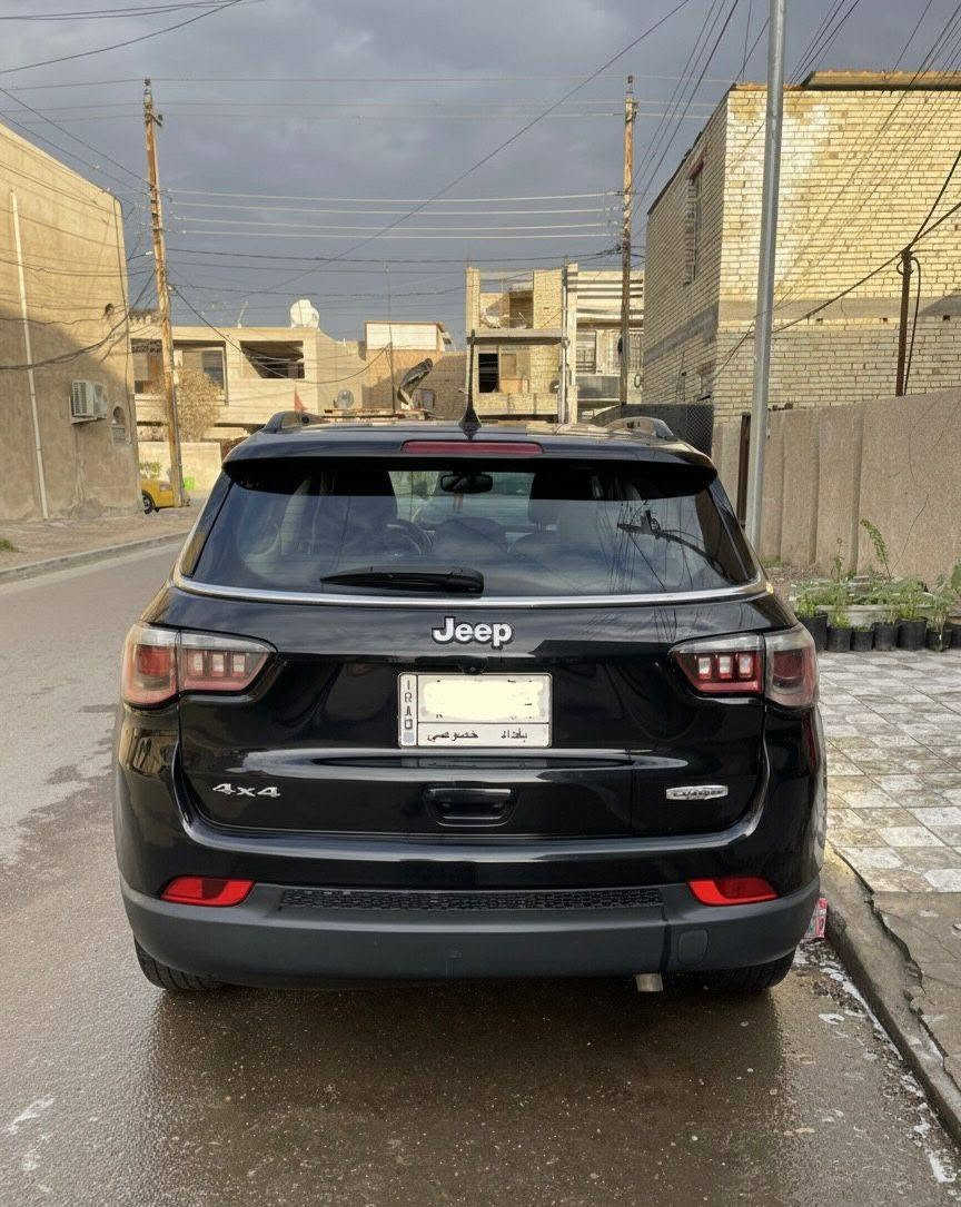 السلام عليكم للبيع جيب كومباس موديل 22 السعر 110 رقم موبايل ***********
