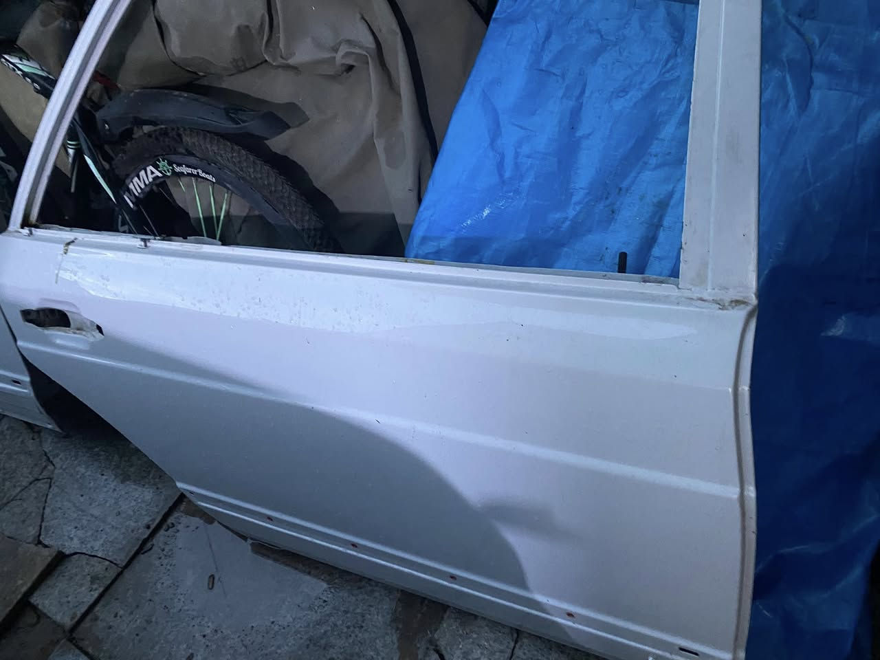 سلام عليكم لبيع 
كشر مارسدس جامبو 126 
اربع بيبان باب طويله 
جاملغات  
بنيد 
صندوك 
جداد معنه كلمه مصبوغات صبغ درجه اولى 
لا خياس ولا معجون ولا رصعه ولا شغط مصبوغات ستوهن بغداد 
*********** حسن
