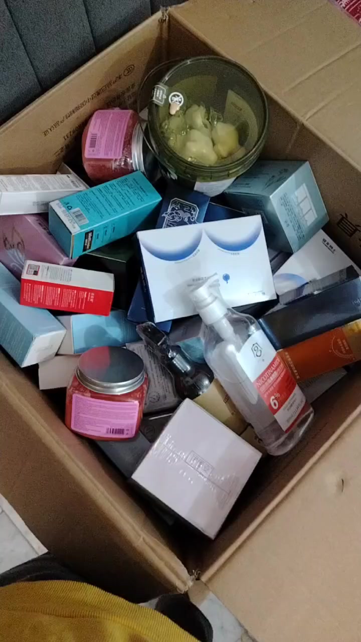 السلام عليكم
متوفر كارتون عنايه. يحتوي. على 43 قطعه 
بالاضافه. الى. بكج. كبير 
قطع عنايه متنوعه. 
بسعر 65 الف وتوصيل مجاني 
تطلع. عليكم القطعه ب الف ونص 
وانتم. اقل. قطعه. تبيعوها ب 3


**إذا كنت صاحب هذا الإعلان وتريد حذفه لأي سبب، رجاءا أرسل رسالة إلى الدعم الفني**