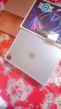 آيفون 11 برو • ١٢٨ • بطارية ٩٦