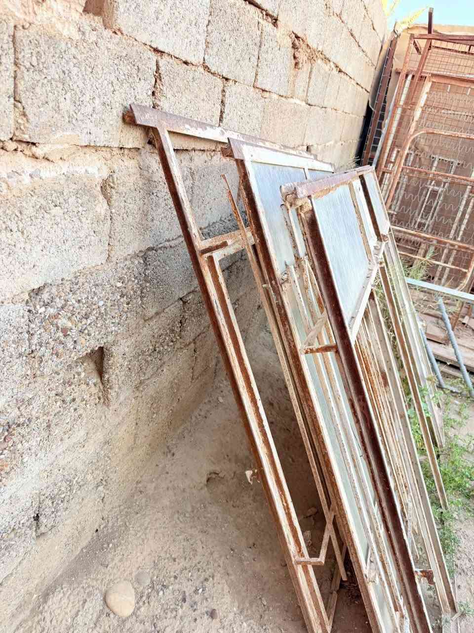 للبيع
***********

