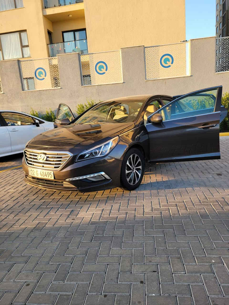 السلام عليكم اخواني الاعزاء من رخصة الادمن المحترمين للبيع سوناتا وارد أمريكي موديل 2017 رقم أربيل بسم عربي تحويل مباشر حادثها جاملغ أمامي أيسر تبديل مع صبغ نصف البنيد بدون أي دواخل موضح بالصور الحادث مكينة كير مكفولات 2400 GDI C1 تبريد ثلج تدفئة على وضع الشركة صدر أمامي خلفي جيد جدا تخم تاير جديد العنوان بغداد الدورة السعر 113 هاتف 
***********
***********
 اسف على الاطالة بغداد, العراق
