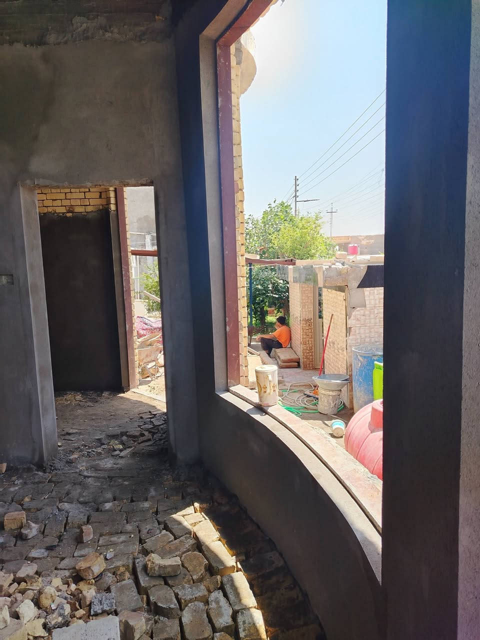 سلام عليكم نحن كادر لبخ متفرغ حاليا نعمل جص سكوف وجدار لبخ وتبياض رقم الهاتف للاتصال والمراسله وتساب ***********
