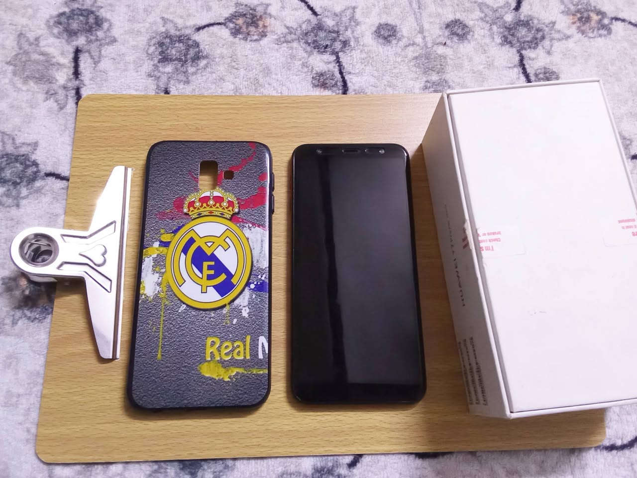 سلام عليكم موبايل جديد للبيع نوعيه سامسونج للاستفسار على الخاص او الاتصال على الرقم
***********
***********
