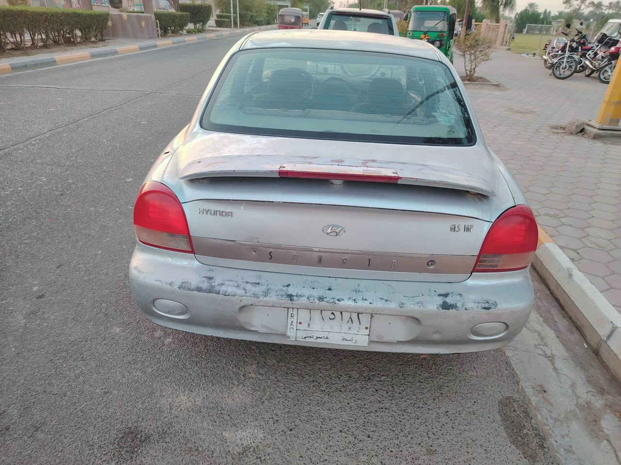 السلام عليكم سوناتا 2001 منغولي مكينه 2000 مسكر خط واحد بانزين مكينه كير تبريد مكفولات حداديه تخم تاير باتري كلهن خير من الله فقط يرادلهة شويه سمكره بيهة خياسات بل جاملاغات يكلفن 250 الف وصبغ عام لين قماره جارده  بسمي السعر 35وبيهة شويه مجال بسيط المكان واسط نعمانيه ***********/***********
