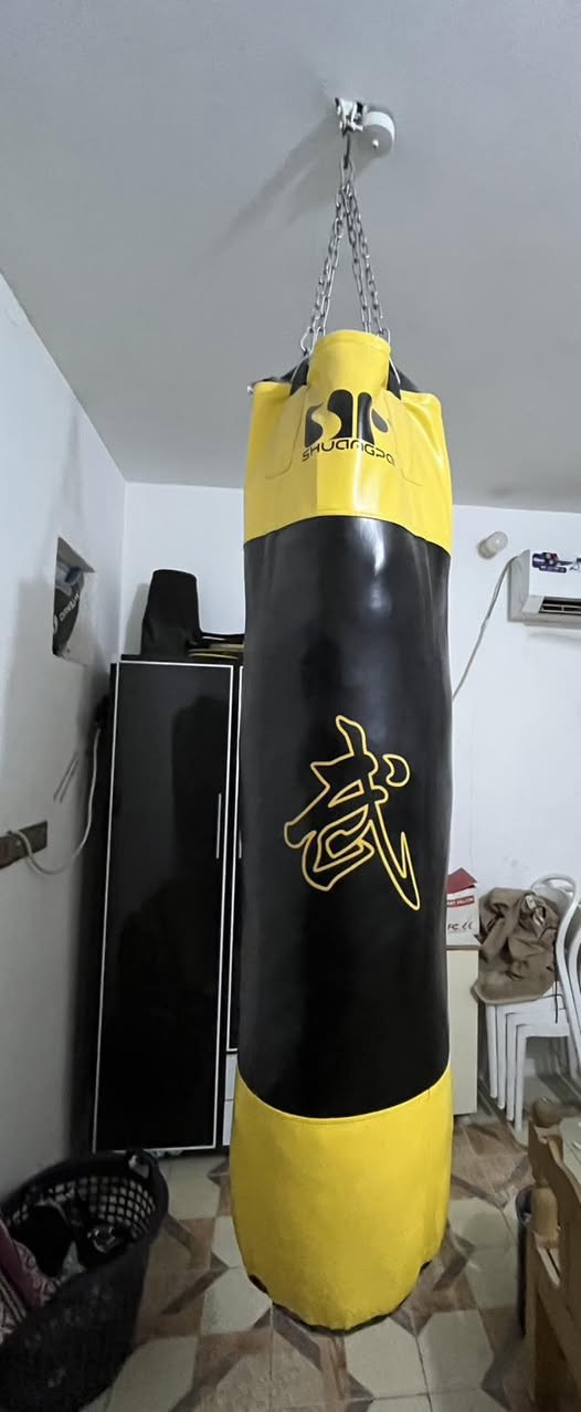 كيس ملاكمه الطول 165 العرض 40 السعر 75 وبي مجال  اذا متروس واذا فارغ ب 50 الف


**إذا كنت صاحب هذا الإعلان وتريد حذفه لأي سبب، رجاءا أرسل رسالة إلى الدعم الفني**