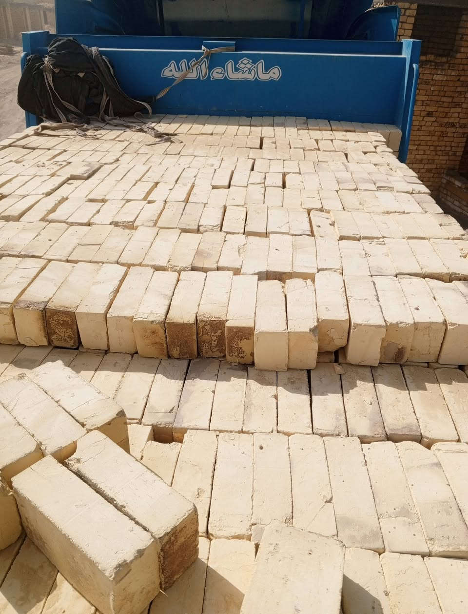 سلام عليكم ورحمه الله وبركاته طابوك الإصلاح طابوكه نظيفه شرط غالب ولون وركن وقوه وعدد سعر حسب المكان يوجد بلوك كهربائي درجه اولى شرط غالب والقوه يوجد كسر تربيع نضيف  تواصل خاص واساب نتصال ‏‪***********‬‏ إنه خادم
