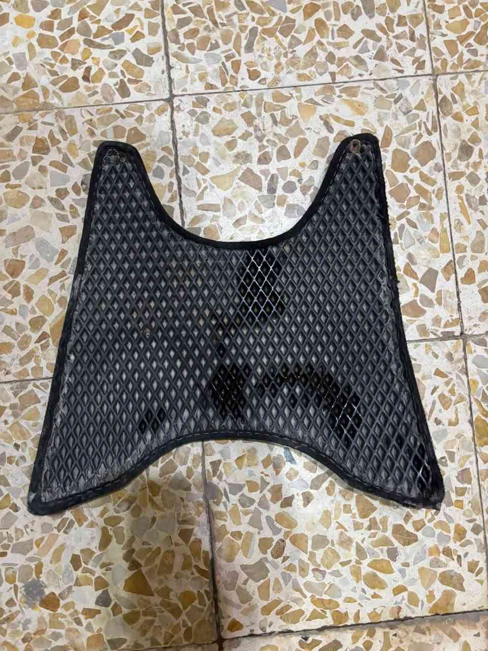 غراض سكنس رياضي جوا السوك واذا شلعه وحده غير سعر 
قاعدة رقم سكنس اصليه 35
تاير جلاتين اصلي امامي نص عمر 10
كلج امامي نقص فايبرات قوي سعره 35
كاعية جبلي اصليه 10
بوشه 58نقصها رنكات 20
فلتر شوته اصلي رياضي 10
تعلاوه بوشه 5
***********متوفر توصيل الكل العراق
