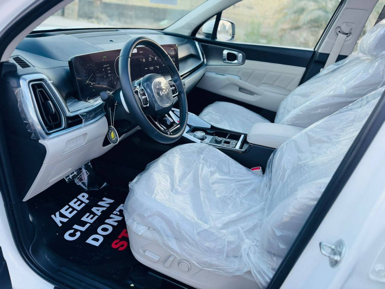 سورنتو البيع موديل 2024 وارد خليجي كفاله عامه فول موصفات اعله فيه رقم بغداد حره تحويل مشروع وطني مكان السياره الناصريه مركز السعر 315 وبيه مجال النتصال ع *********** واتساب موجود
