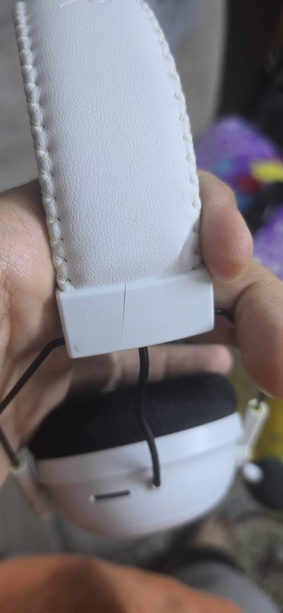 سماعة Razer blackshark v2 wireless النسخة المحسنة

بيهة هذا الضرر البسيط

تنطيك شحن اكثر من اسبوعين

سعرهة 150 قفل


**إذا كنت صاحب هذا الإعلان وتريد حذفه لأي سبب، رجاءا أرسل رسالة إلى الدعم الفني**