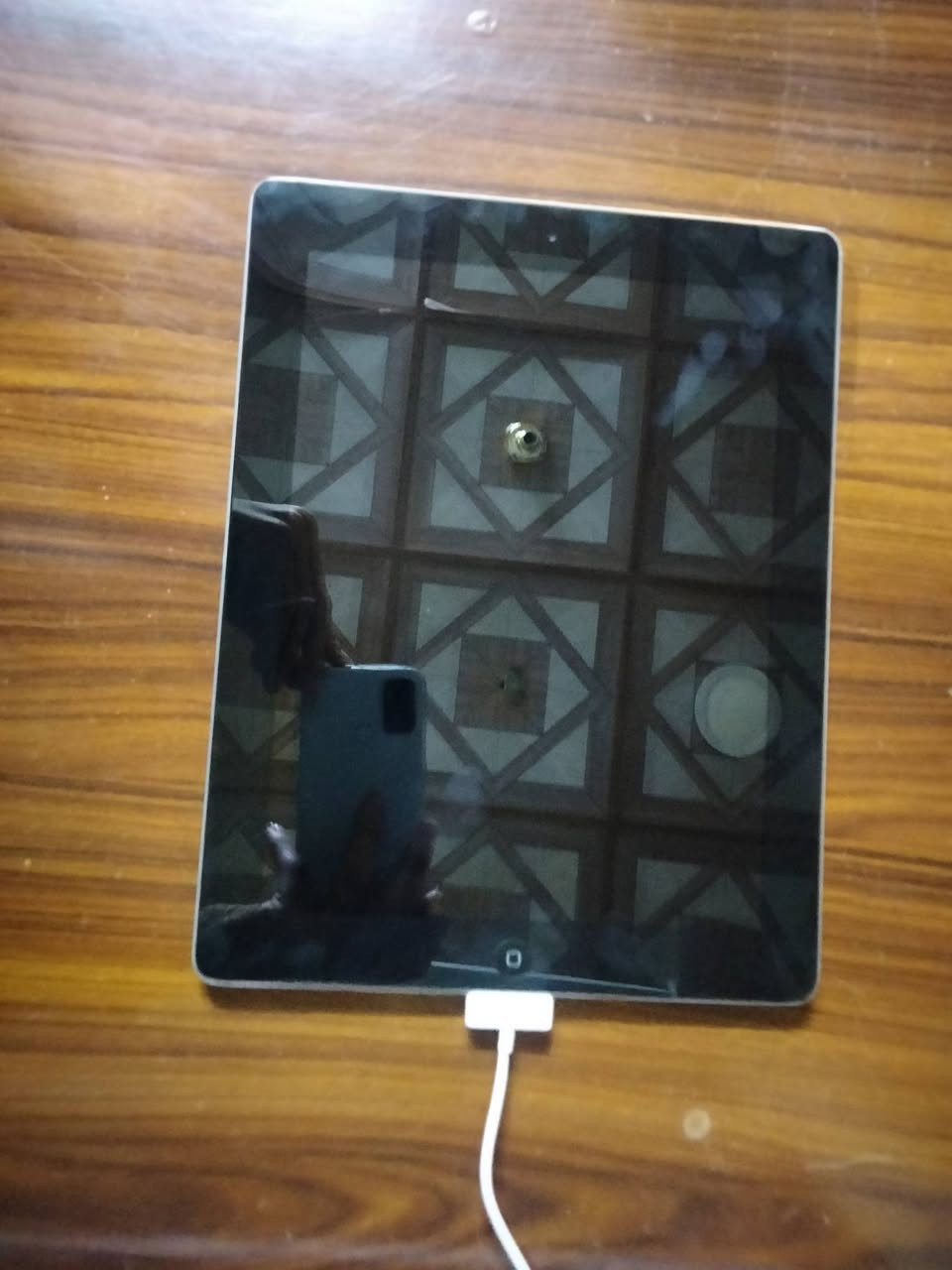 سلام عليكم ايباد ابل للبيع سعر 65 وبيه مجال قليل العنوان البصرة متواجد واتساب فقط ***********
