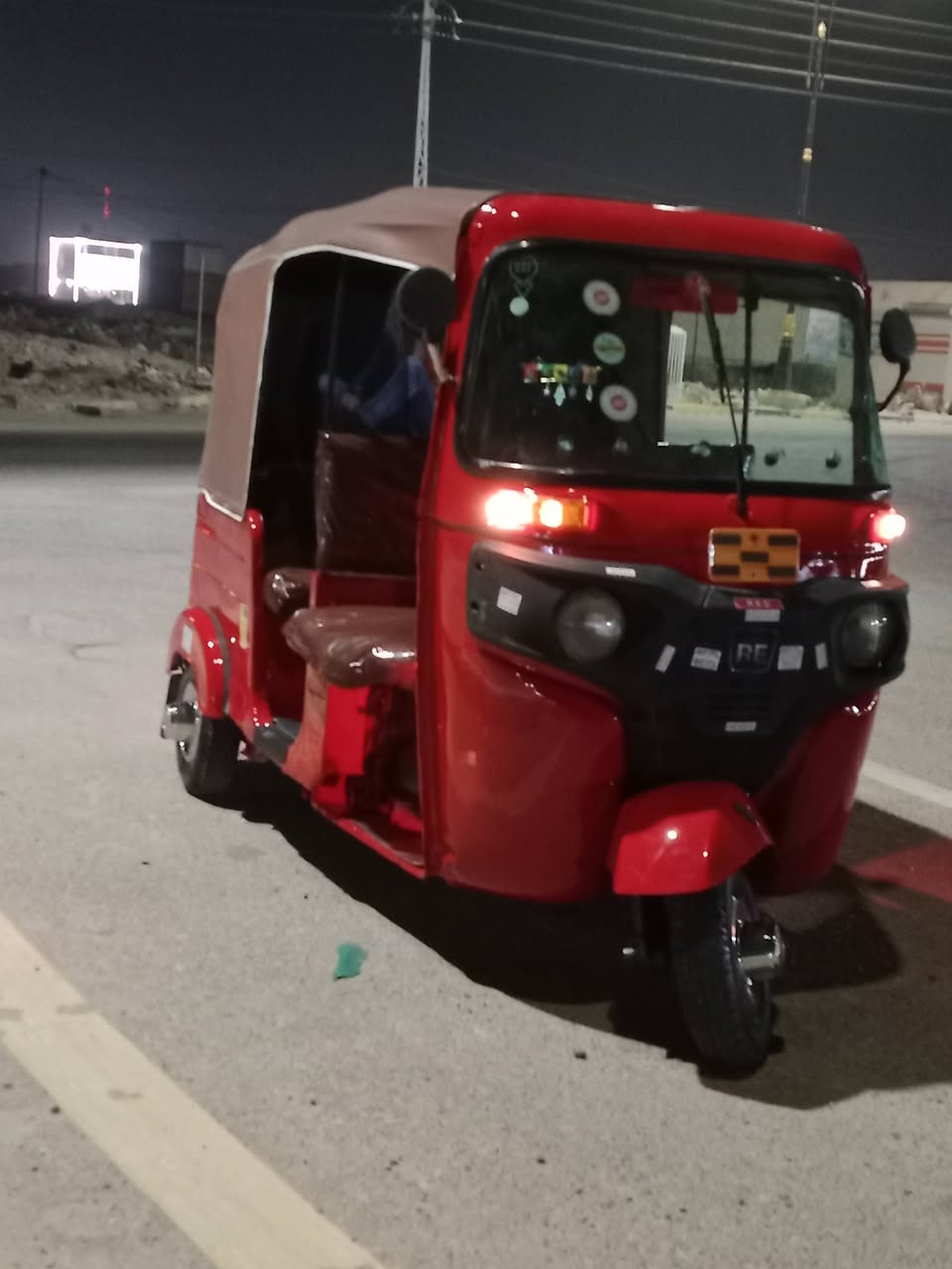 السلام عليكم.    تكتك 18 شهر11داخلة ب19
رقم وسنوية بسمي امداور ثاني يوم  كهربائيات كلهه جديد تخم تاير جديد جادر جديد  كماليتة كلهة جديدة التكتك حلوة ونضيفة 
شاد مكينة 20 بعدهي عسحك 
مصبوغة صبغ عام لجمالية 
السعر 5100بيهه مجال شي قليل هاي مال جناي  البياع شرة ليتصل 
مكان كربلاء حي العسكري 
الاتصال بالرقم***********
