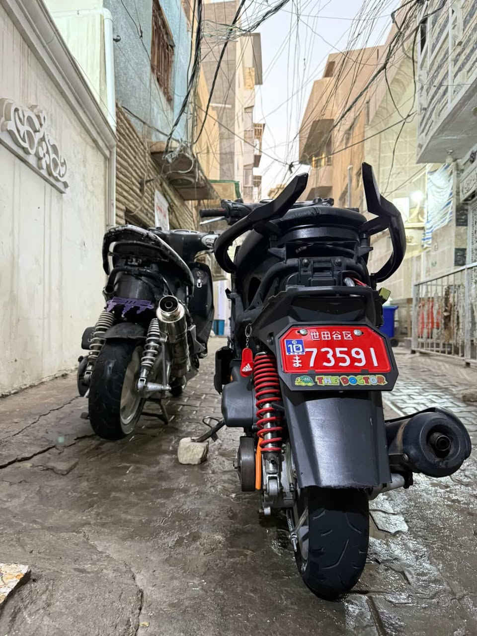 سلام عليكم
سكنس فحل مال لعب 
دراجه كلش نصيفه وكفراتها موجوده وغراضها كلها موجوده بس كفرها يرادله ترتيب بسيط
مكينه 58 قبل اقل شهر سويناها خرسه وهاون
عليها كلجات من بره اصليات ملاحه
وبيها تزويد وغراض هواي
مكاني بغداد كاظميه ***********
