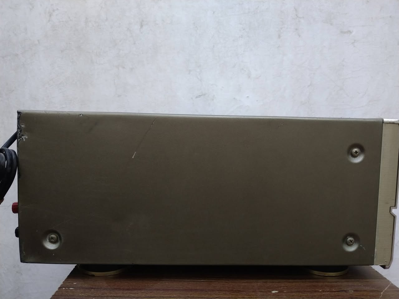 السلام عليكم ورحمة الله وبركاته ، من رخصة الآدمن ، جُمعة مُباركة على الجميع ، جهاز مضخم صوت مسرحي و ستريو ، نظام 8.1 Channel , ثماني سماعات و سماعة سنتر ، و نظام سماعتين ستريو ، الجهاز ماركة ، DENON , يعمل على جهد 220 ڤولت ، 270 واط ، الجهاز بلادي بدون أي تصليح ، مع الجهاز ريموت كونترول ، نظافة الجهاز 98 % ، الجهاز به نظام 2 Zone , للذي يعرف بهذا النظام ، الجهاز يحتوي على عِدة مداخل و مخارج كثيرة ، من ضمنها 4 مداخل Optical Audio , و مخرج Optical Audio , الجهاز صَوتهُ جداً ممتاز ، السعر 150 ألف مع التوصيل ، للتواصل ، الإتصال على الرقم *********** ، أو على الخاص ، مع تحياتي للجميع ، أخوكم المهندس المعماري حسين.
