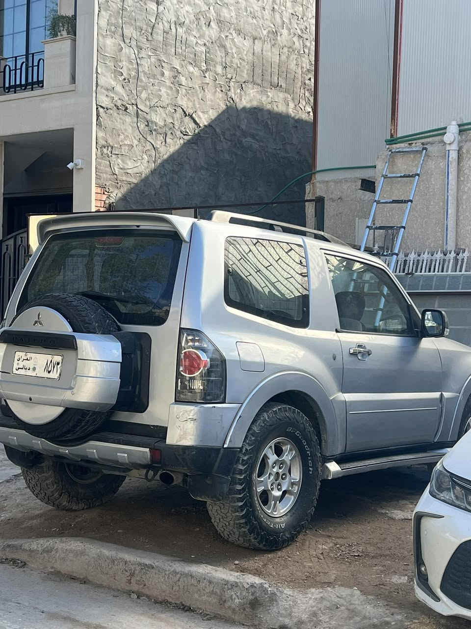 باجيرو للبيع 2008 تك باب مصبوغه عام  ب 88 وبيه مجال
***********
