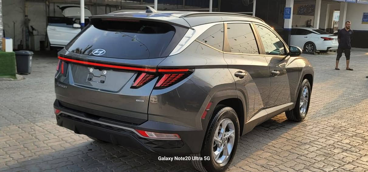 توكسان 2023 بدون رقم امريكي حادثها بابين فقط مواصفات(  تشغيل عن بعد بصمة تشغيل بصمة ابواب دخول ذكي تدفئة كشنات كراسي جلد جنطة وكراسي كهربائية فور ويل قيادة ذاتية وهواي مواصفات بعد) 
مكانها حلة قرب جسر بتة 
للاتصال *********** حلة, بابل
