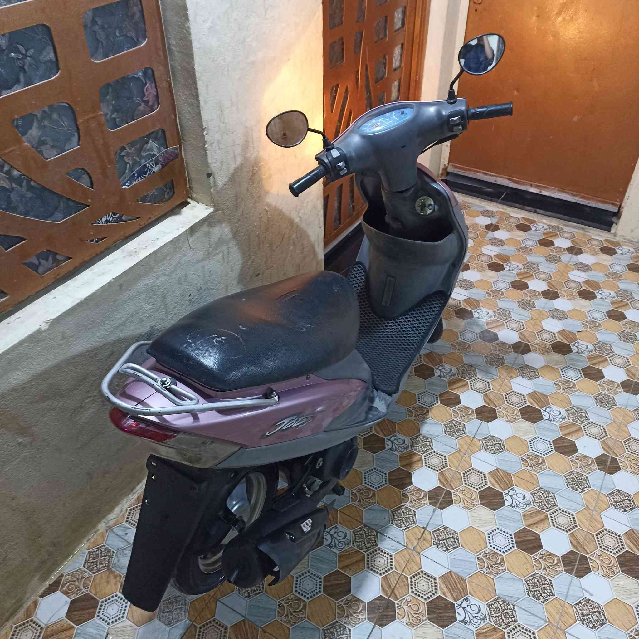 للبيع ماكس منغولي كفالة عامة مكينة مامفتوحة كفر بلاد ختم واحد كهربائيات كلها شغالة دراجة مابيها كل نقص مكاني ديوانية جمهوري شارع سالم لسعر خاص او رقم ***********
